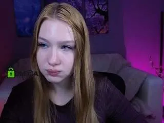 Freechat playful-sophie on CamSoda