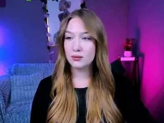 Freechat playful-sophie on CamSoda