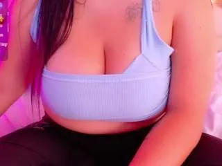 Offline playfulcurvyy on CamSoda