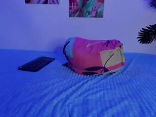 Offline pocahotass-11 on CamSoda