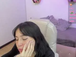 Freechat purple-slut on CamSoda