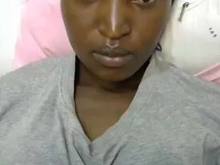 queentalia on CamSoda 