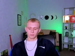 Offline rafael-bien on CamSoda