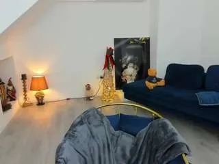 Freechat ranyaevy on CamSoda