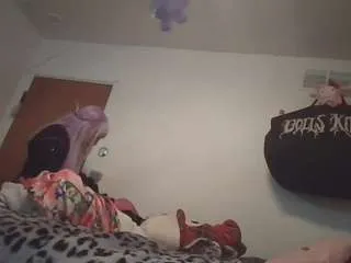 Offline ravebunnyyy on CamSoda