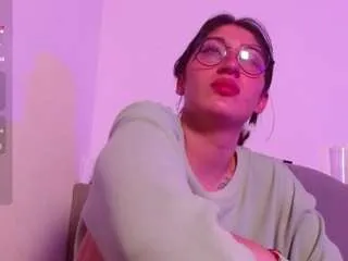 Offline red-moon1 on CamSoda