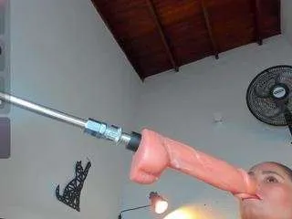 Offline reinahorny2024 on CamSoda