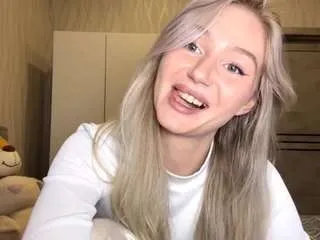 renatamercier — Biggest smile ever [11 tokens remaining]