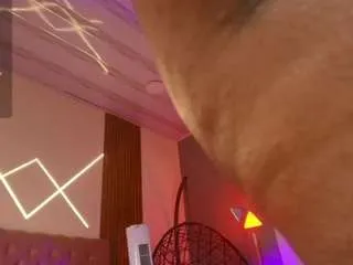 CamSoda rihanarose is Freechat rihanarose — Anal Ride & Squirt Storm Torso ride + domi control = wild, wet & loud night