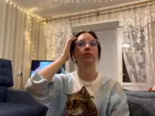 salomebagaoisan — Lower my shorts --- Show a basic belly roll! [35 tokens remaining]