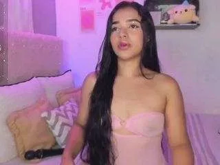 saraa69 on CamSoda