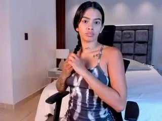 Freechat saracorraless on CamSoda