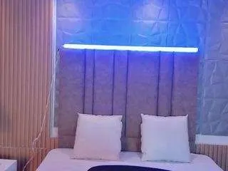 Freechat saracorraless on CamSoda