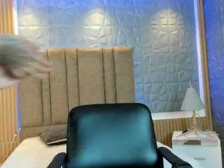 Freechat saracorraless on CamSoda