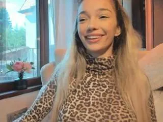 sassyt33n on CamSoda 