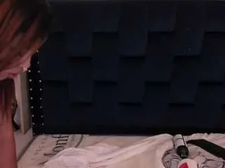 Offline scarlett-enjoy1 on CamSoda