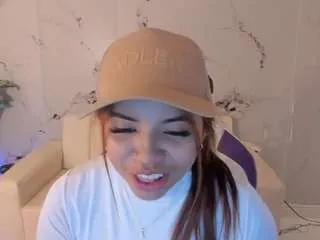 Offline scarlett-enjoy1 on CamSoda