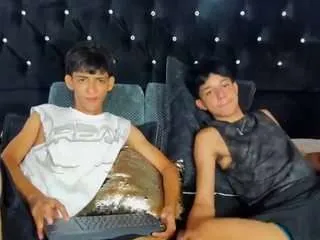 Freechat sebas-cat on CamSoda