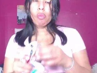 Offline secrett-desiree on CamSoda