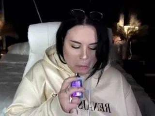 Offline serahmirabeli on CamSoda