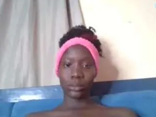 Freechat sexyybutty on CamSoda