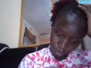 Freechat sexyybutty on CamSoda