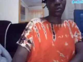 Freechat sexyybutty on CamSoda