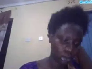 Freechat sexyybutty on CamSoda