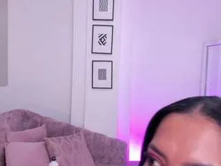 Offline shantall-wills on CamSoda
