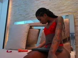 Freechat sheinny-brown on CamSoda