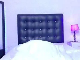 Freechat skinny-hottie18 on CamSoda