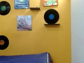 Freechat skinnyverus18 on CamSoda