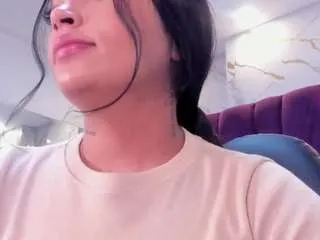 Freechat sophie-hann on CamSoda