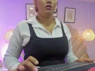 Offline sophy-milf on CamSoda