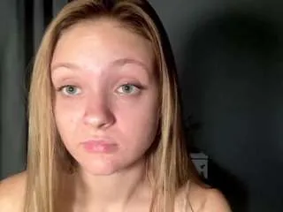 Offline stellamoore on CamSoda