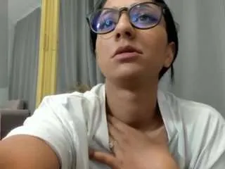 Freechat sugarburn on CamSoda