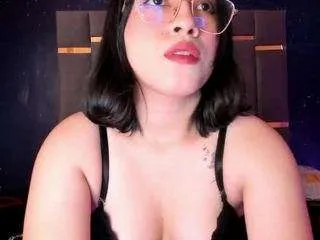 Offline sweet-anniee on CamSoda