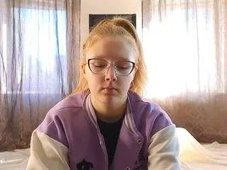 Offline sydneymanheim on CamSoda