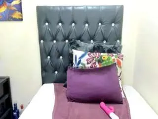 Offline temptressqeen on CamSoda