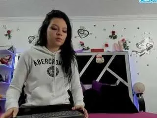 Freechat thedreamgirlss on CamSoda