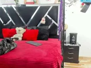 Freechat thedreamgirlss on CamSoda