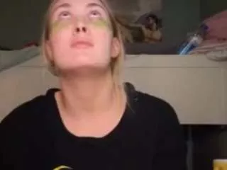 Offline thelittlebambii on CamSoda