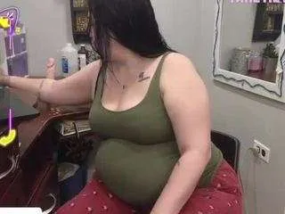 Offline thickanddesirable on CamSoda