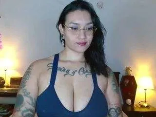 Freechat toothyy on CamSoda