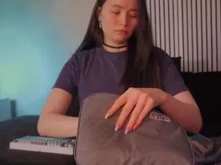 Offline u-kinky on CamSoda