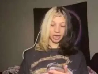 Freechat universethadon on CamSoda