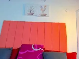 Offline valenrose0 on CamSoda