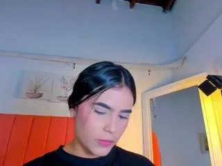 Offline valenrose0 on CamSoda