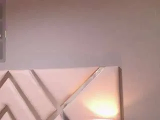 Freechat violetlux on CamSoda