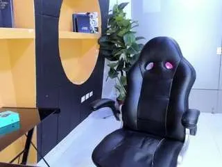 Freechat violetlux on CamSoda